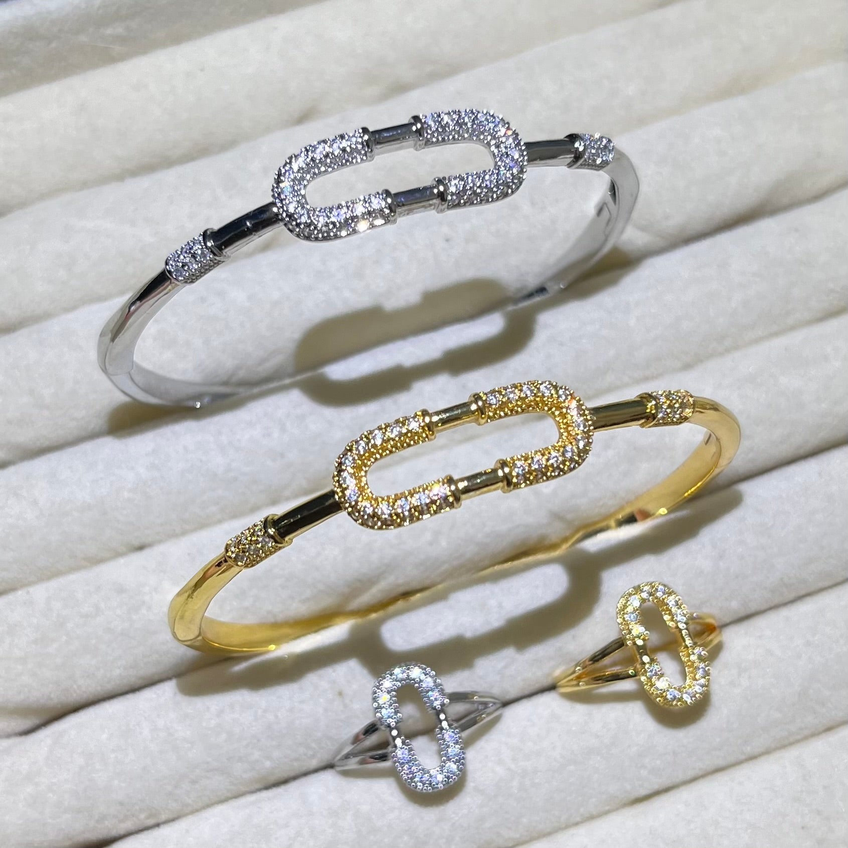 Link Clasp Sparkle Golden& Silver Bangle and Ring set