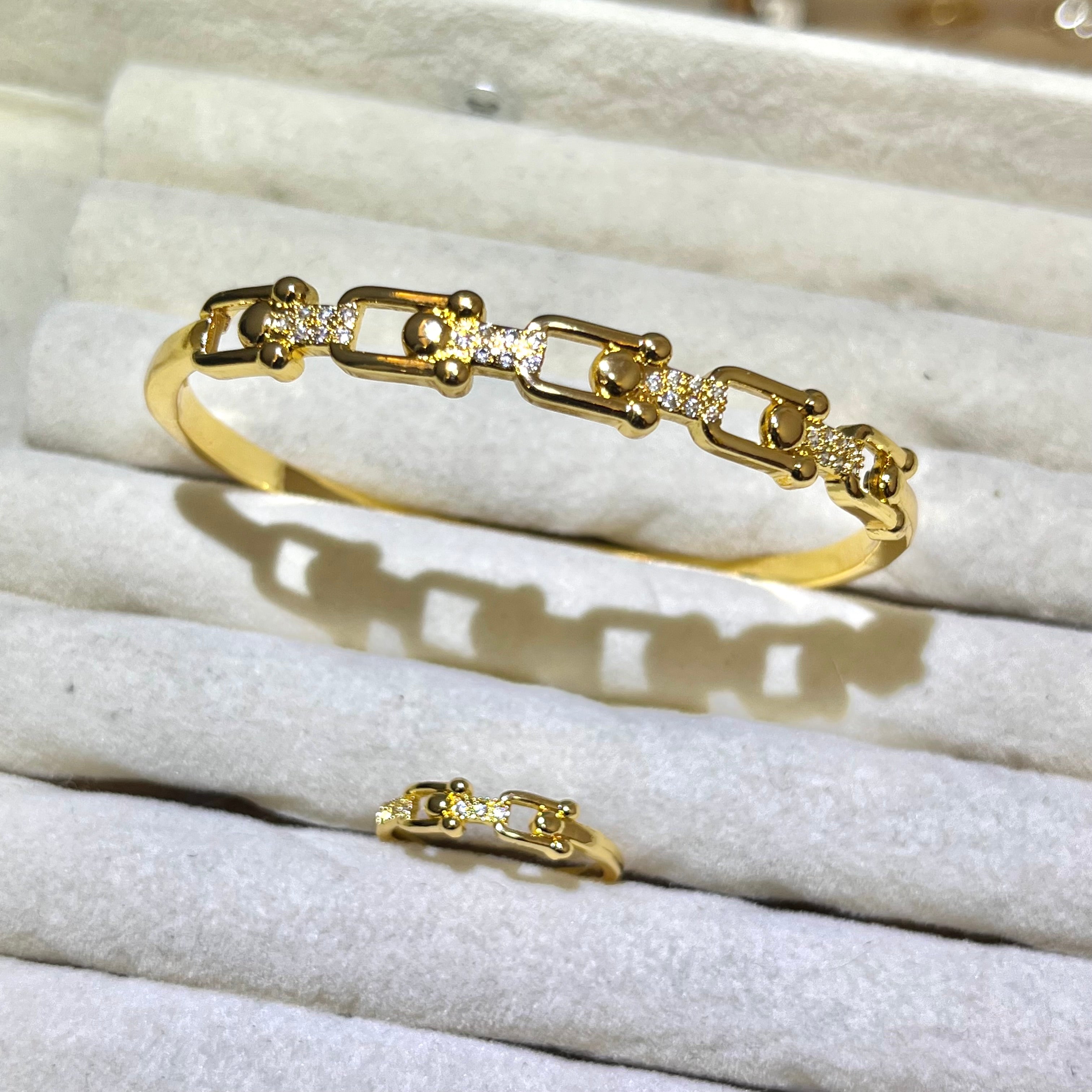 Horseshoes link classic bangle and ring set| gold & silver