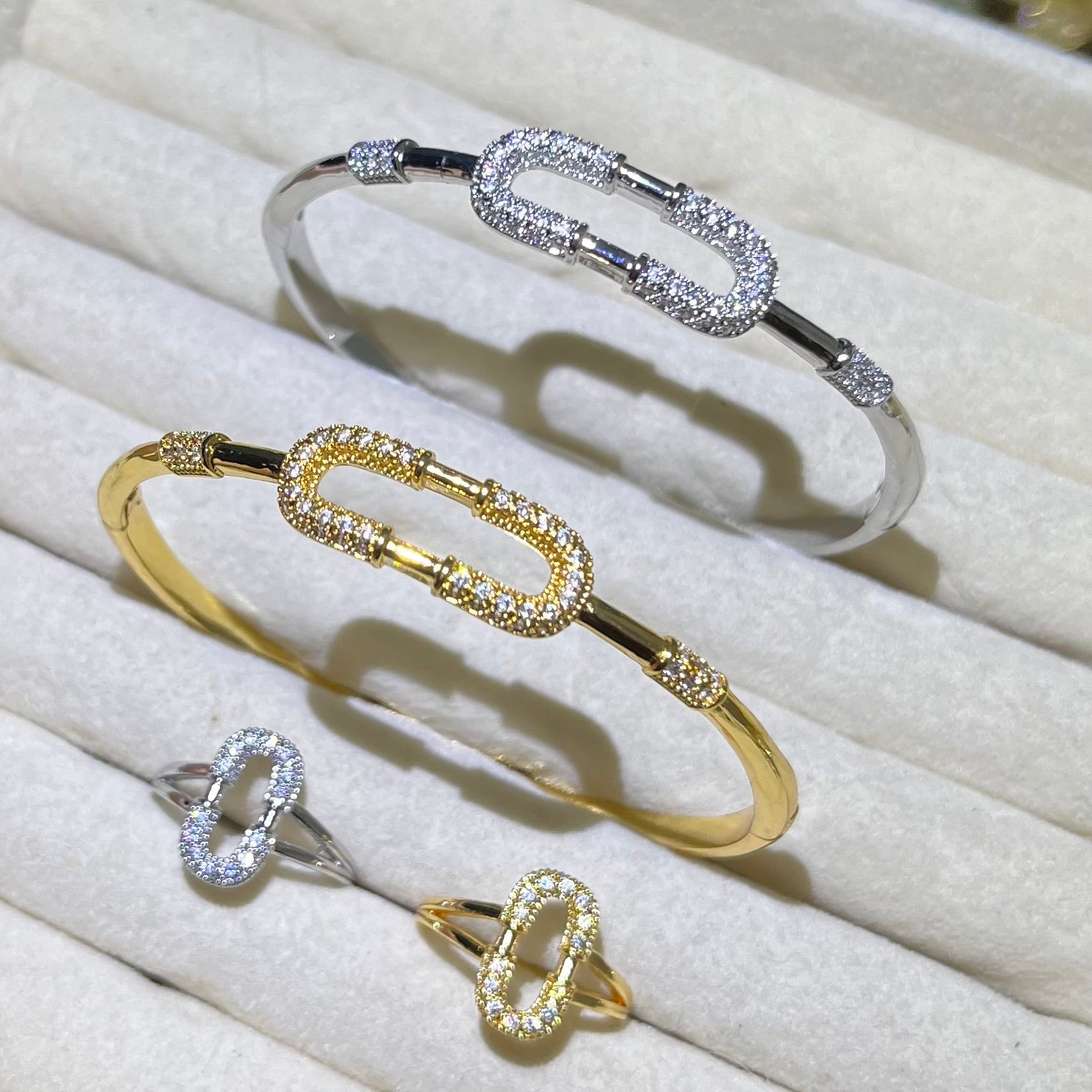 Link Clasp Sparkle Golden& Silver Bangle and Ring set