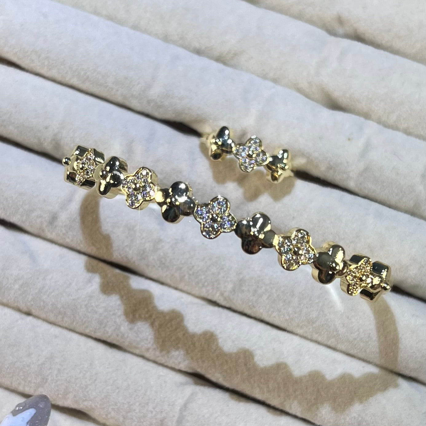 Dainty Alternating Four-Leaf Clover Bracelet | Solid Gold & Pave Lab-Grown Gemstone | Gold-Tone Jewelry